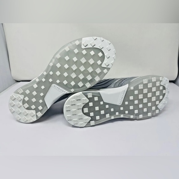 Mens Givenchy "Giv 1" Leather Signature Sneakers Silvery - Picture 5 of 7